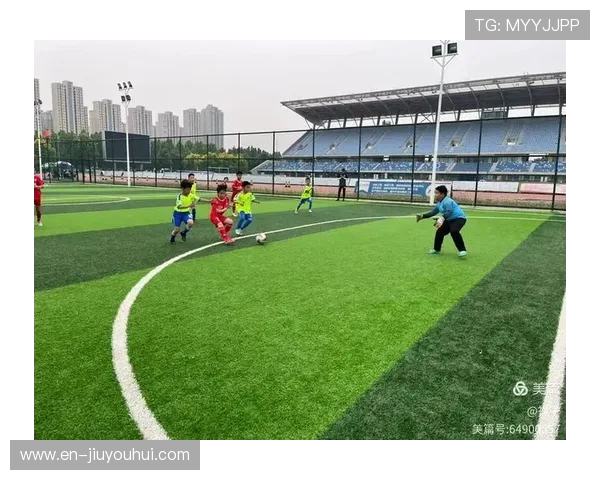 足球合照中的个性展现与团队精神融合的完美诠释